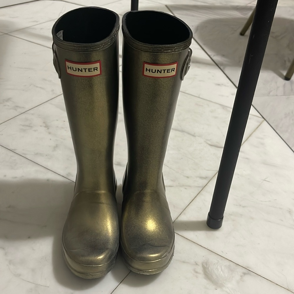 Hunter kids bronze rainboots like new used a few times size 32